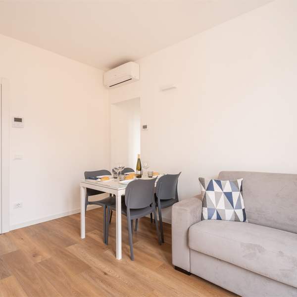 HOLIDAY APARTMENTS TORBOLE-RIVA DEL GARDA (TN)