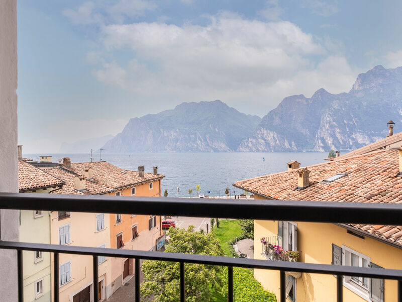 Appartamento attico vista lago