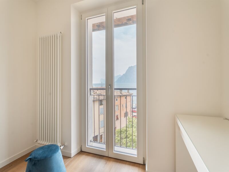 Appartamento attico vista lago